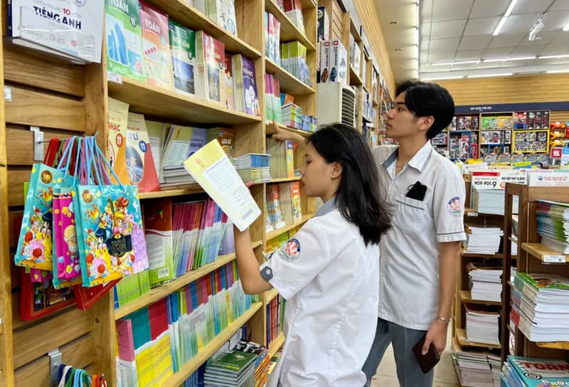 Sửa đồng bộ chương trình, sách giáo khoa lớp 1-12