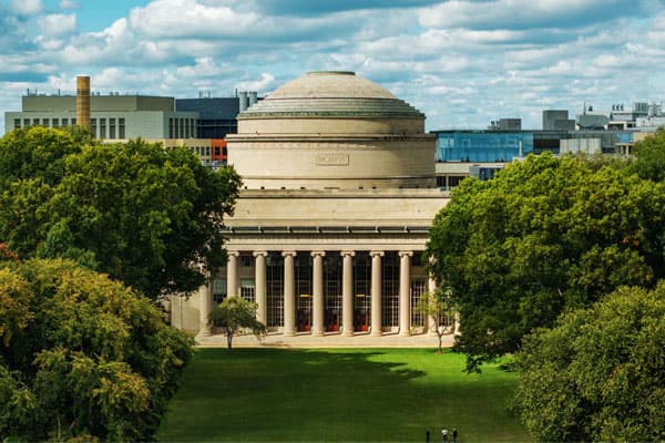 Review chi tiết Đại học MIT 2026: Học phí, tỷ lệ trúng tuyển, điều kiện apply và trải nghiệm thực tế