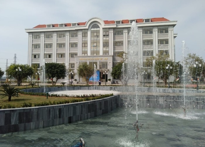 Trường Đại Học Công Nghiệp Việt - Hung